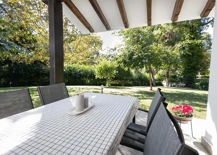 Sani Pool Вилла